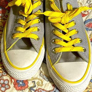 CONVERE ALLSTAR SNEAKERS GRAY AND YELLOW